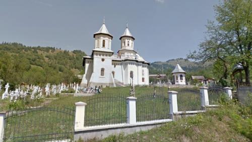 Biserica - vedere exterioară