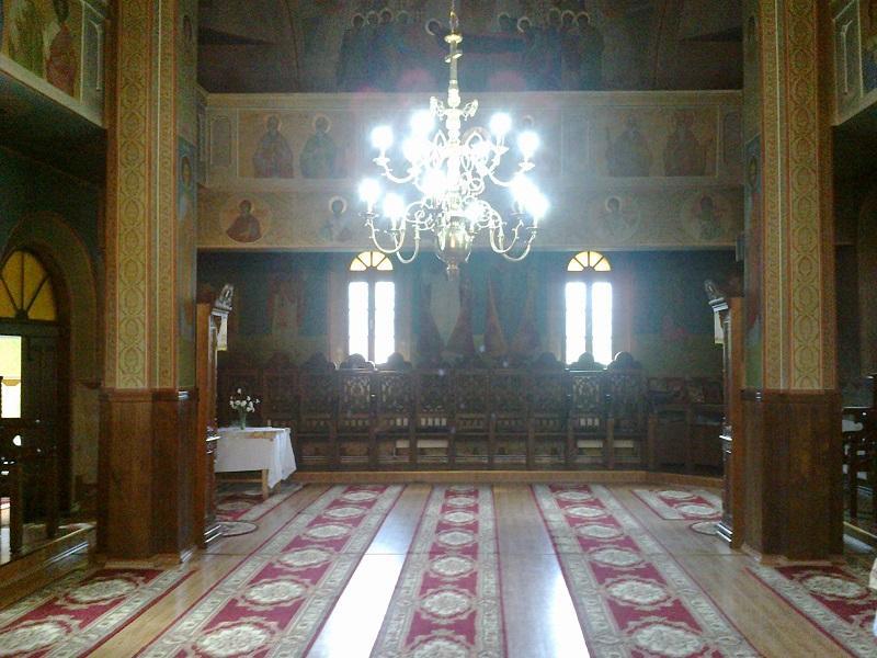Interiorul bisericii